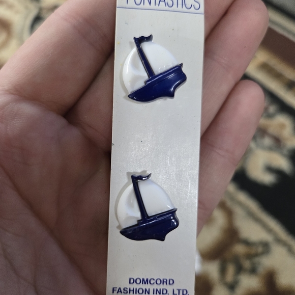 Vintage Novelty Kids Buttons Sewing Lot Bundle Trains Baseball Car Sailboat - Picture 9 of 10